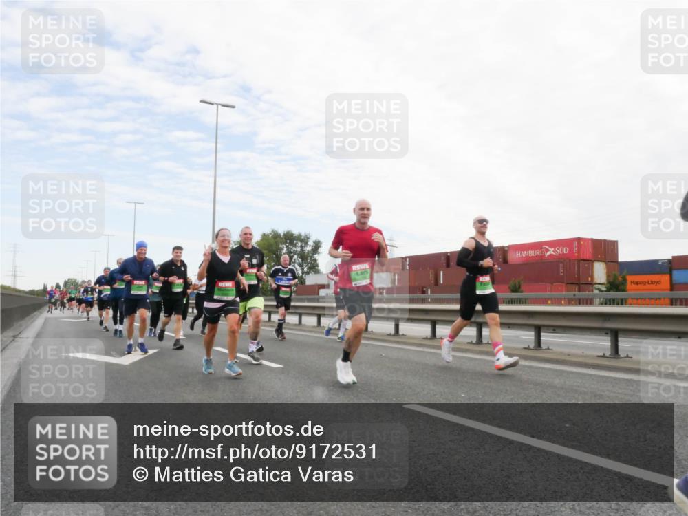 03.10.2025 - Köhlbrandbrückenlauf Matties Gatica Varas http://msf.ph/oto/9172531 03.10.2025 15:21:18 Position 3  meine-sportfotos.de