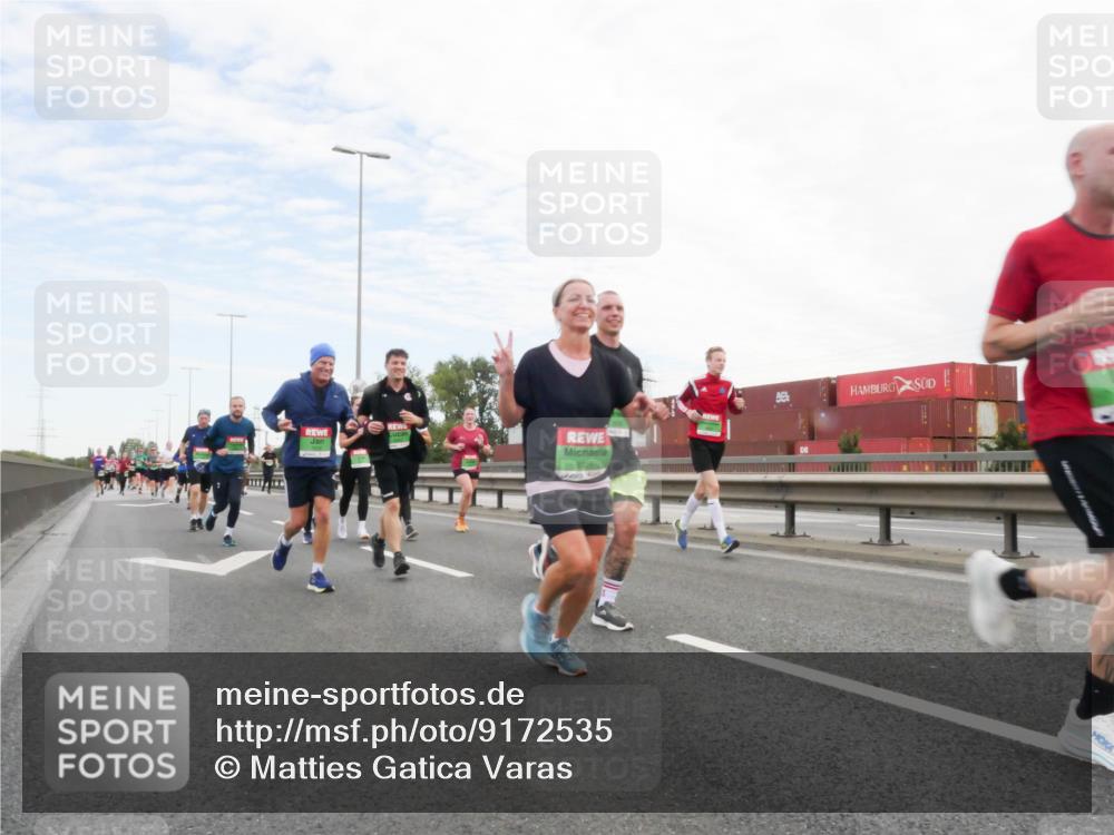 03.10.2025 - Köhlbrandbrückenlauf Matties Gatica Varas http://msf.ph/oto/9172535 03.10.2025 15:21:19 Position 3  meine-sportfotos.de