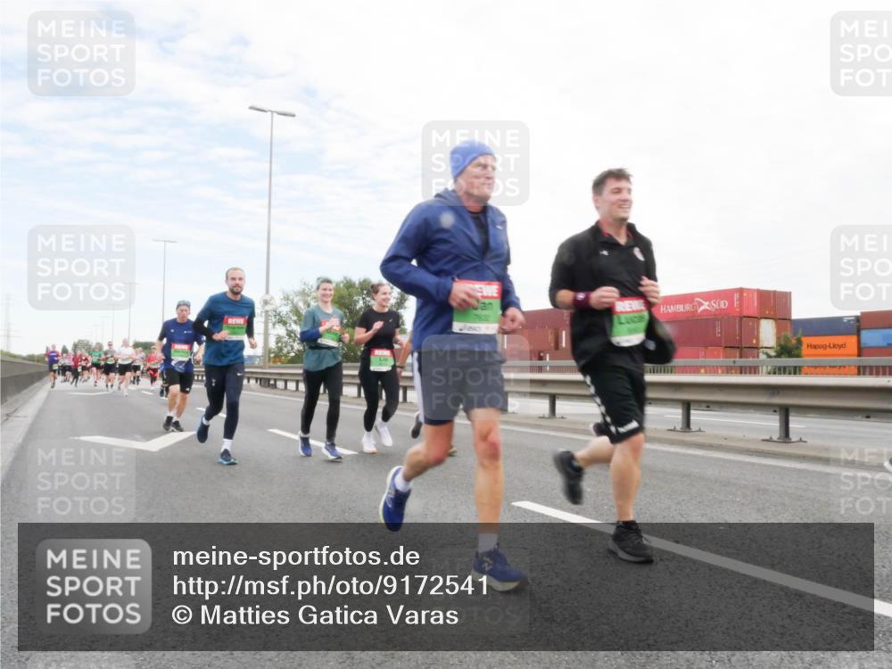 03.10.2025 - Köhlbrandbrückenlauf Matties Gatica Varas http://msf.ph/oto/9172541 03.10.2025 15:21:21 Position 3  meine-sportfotos.de