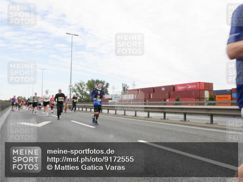 03.10.2025 - Köhlbrandbrückenlauf Matties Gatica Varas http://msf.ph/oto/9172555 03.10.2025 15:21:24 Position 3  meine-sportfotos.de