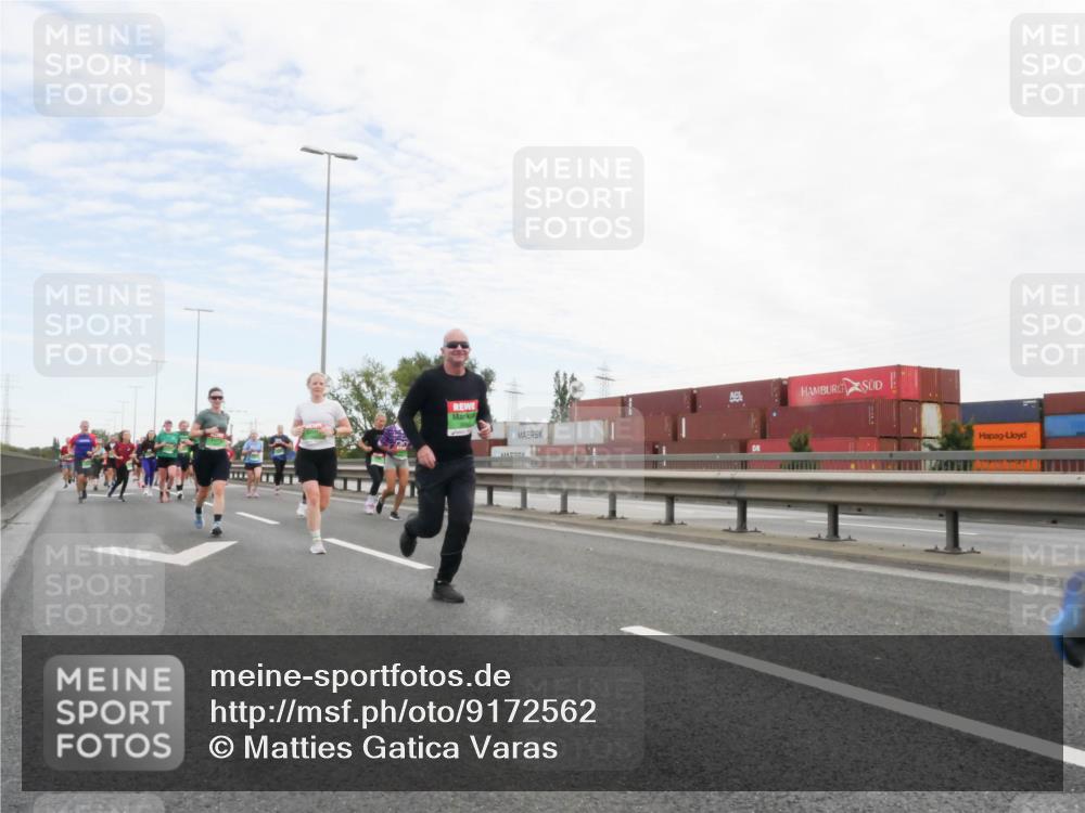 03.10.2025 - Köhlbrandbrückenlauf Matties Gatica Varas http://msf.ph/oto/9172562 03.10.2025 15:21:26 Position 3  meine-sportfotos.de