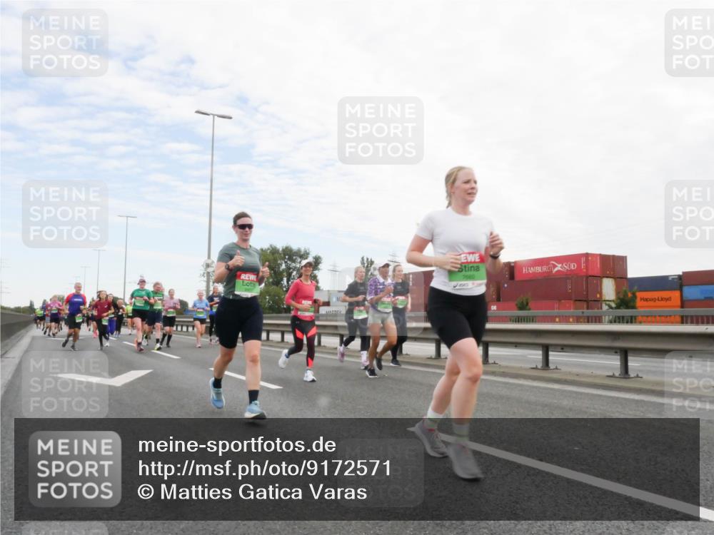 03.10.2025 - Köhlbrandbrückenlauf Matties Gatica Varas http://msf.ph/oto/9172571 03.10.2025 15:21:28 Position 3 7660 meine-sportfotos.de