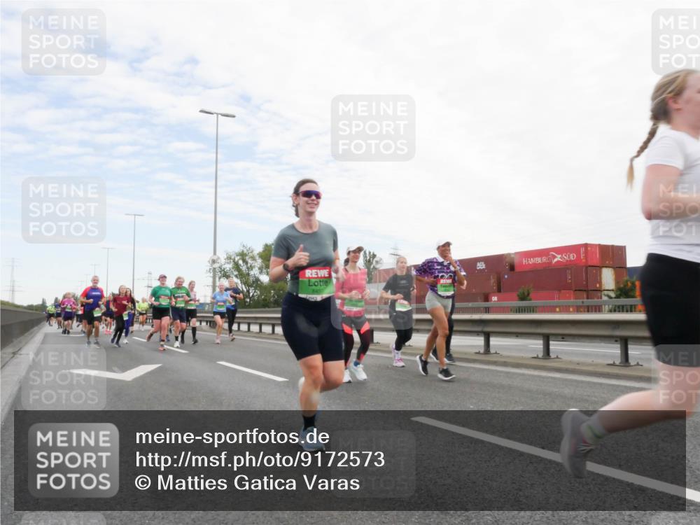 03.10.2025 - Köhlbrandbrückenlauf Matties Gatica Varas http://msf.ph/oto/9172573 03.10.2025 15:21:28 Position 3 8451 meine-sportfotos.de
