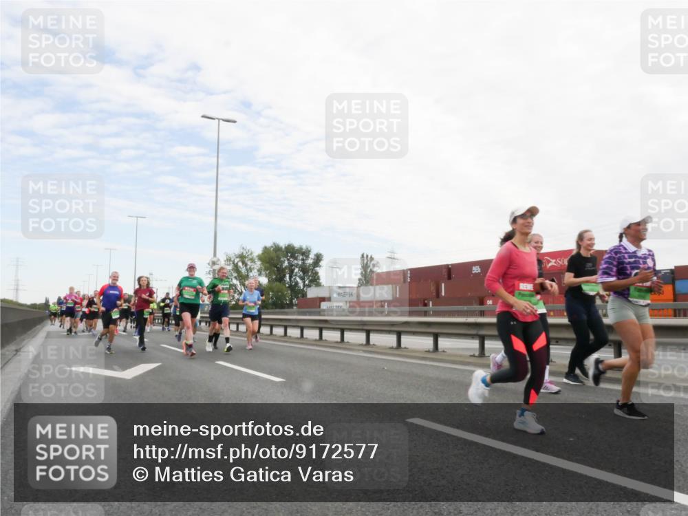 03.10.2025 - Köhlbrandbrückenlauf Matties Gatica Varas http://msf.ph/oto/9172577 03.10.2025 15:21:29 Position 3  meine-sportfotos.de