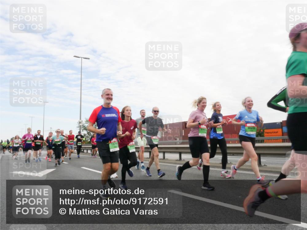 03.10.2025 - Köhlbrandbrückenlauf Matties Gatica Varas http://msf.ph/oto/9172591 03.10.2025 15:21:33 Position 3  meine-sportfotos.de