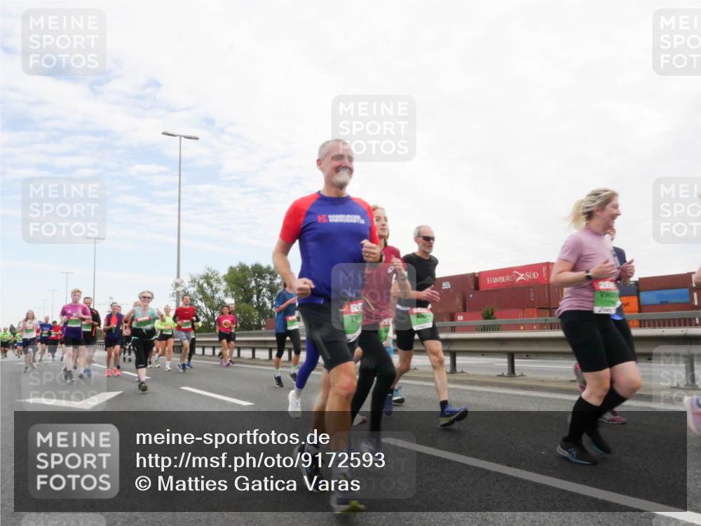 03.10.2025 - Köhlbrandbrückenlauf Matties Gatica Varas http://msf.ph/oto/9172593 03.10.2025 15:21:33 Position 3  meine-sportfotos.de