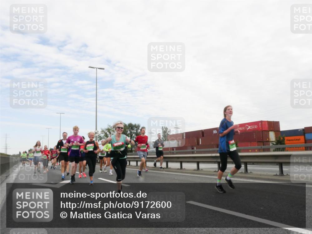 03.10.2025 - Köhlbrandbrückenlauf Matties Gatica Varas http://msf.ph/oto/9172600 03.10.2025 15:21:35 Position 3  meine-sportfotos.de