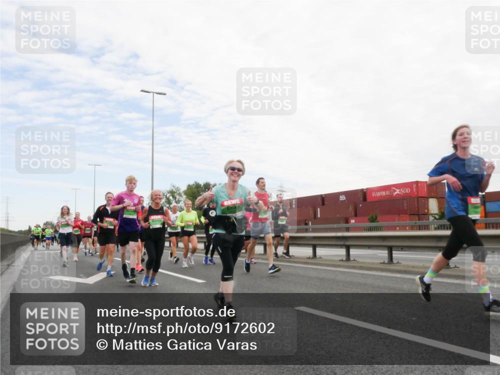 03.10.2025 - Köhlbrandbrückenlauf Matties Gatica Varas http://msf.ph/oto/9172602 03.10.2025 15:21:35 Position 3  meine-sportfotos.de