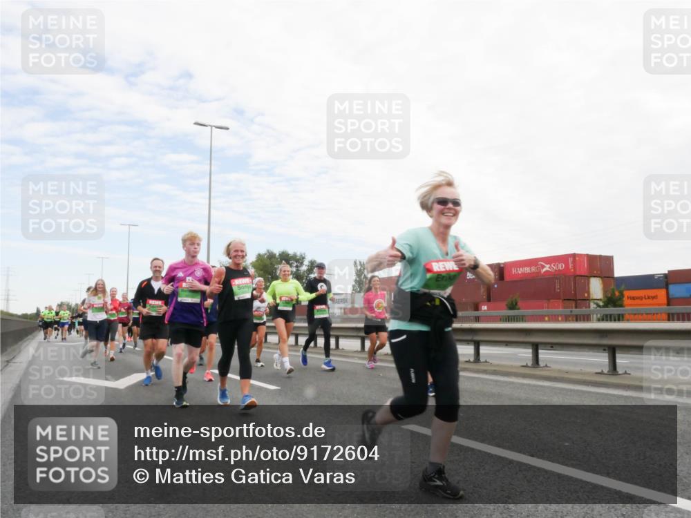03.10.2025 - Köhlbrandbrückenlauf Matties Gatica Varas http://msf.ph/oto/9172604 03.10.2025 15:21:35 Position 3  meine-sportfotos.de