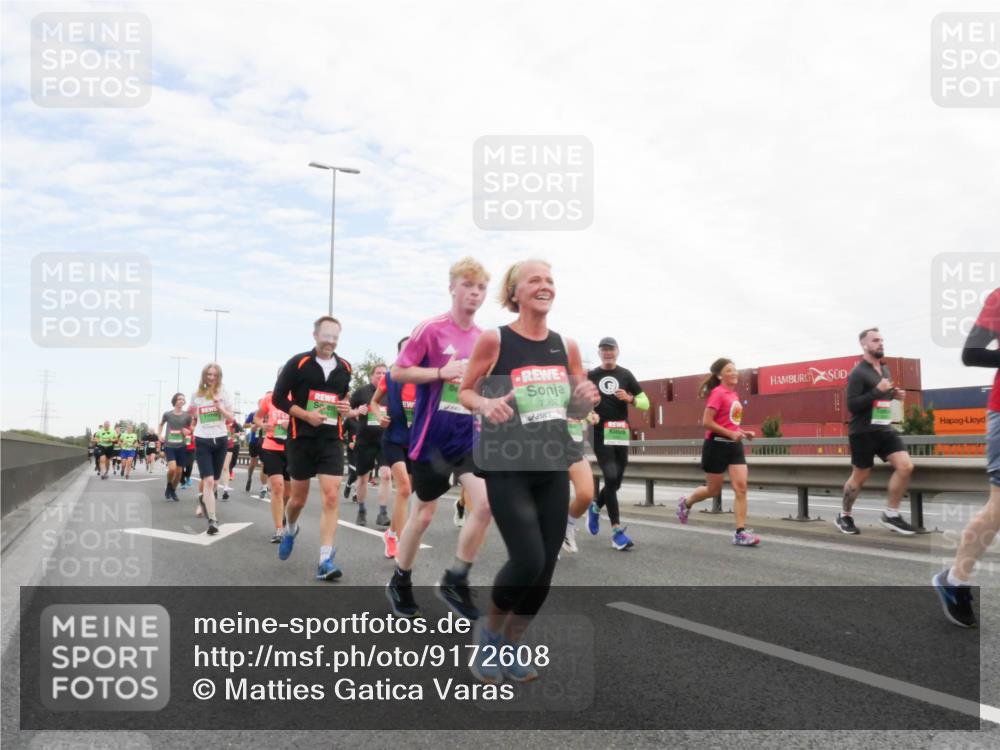 03.10.2025 - Köhlbrandbrückenlauf Matties Gatica Varas http://msf.ph/oto/9172608 03.10.2025 15:21:36 Position 3 7662 meine-sportfotos.de