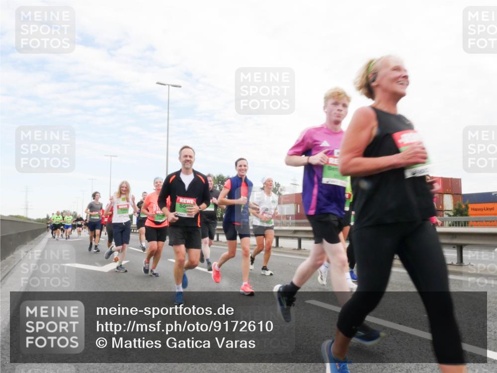03.10.2025 - Köhlbrandbrückenlauf Matties Gatica Varas http://msf.ph/oto/9172610 03.10.2025 15:21:37 Position 3  meine-sportfotos.de