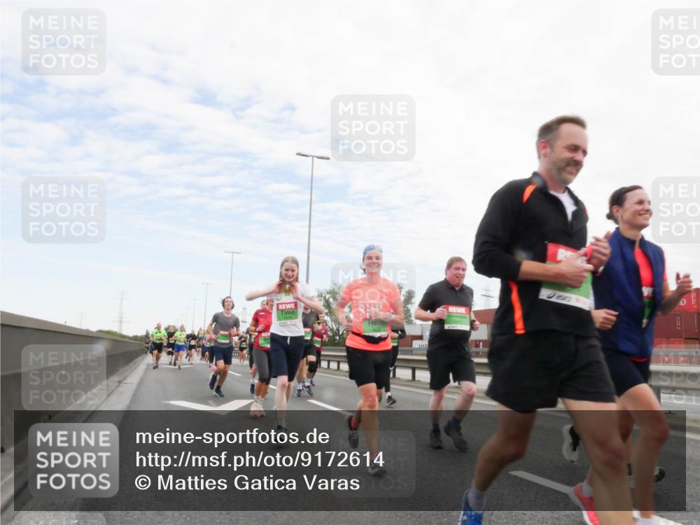 03.10.2025 - Köhlbrandbrückenlauf Matties Gatica Varas http://msf.ph/oto/9172614 03.10.2025 15:21:38 Position 3  meine-sportfotos.de