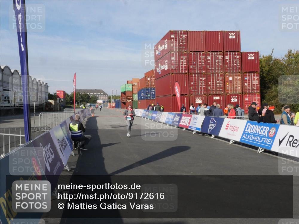 03.10.2025 - Köhlbrandbrückenlauf Matties Gatica Varas http://msf.ph/oto/9172616 03.10.2025 10:48:47 Ziel  meine-sportfotos.de