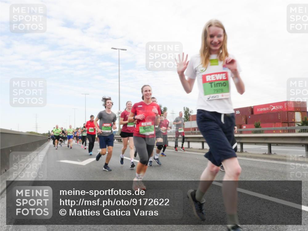 03.10.2025 - Köhlbrandbrückenlauf Matties Gatica Varas http://msf.ph/oto/9172622 03.10.2025 15:21:39 Position 3 7572, 7978 meine-sportfotos.de