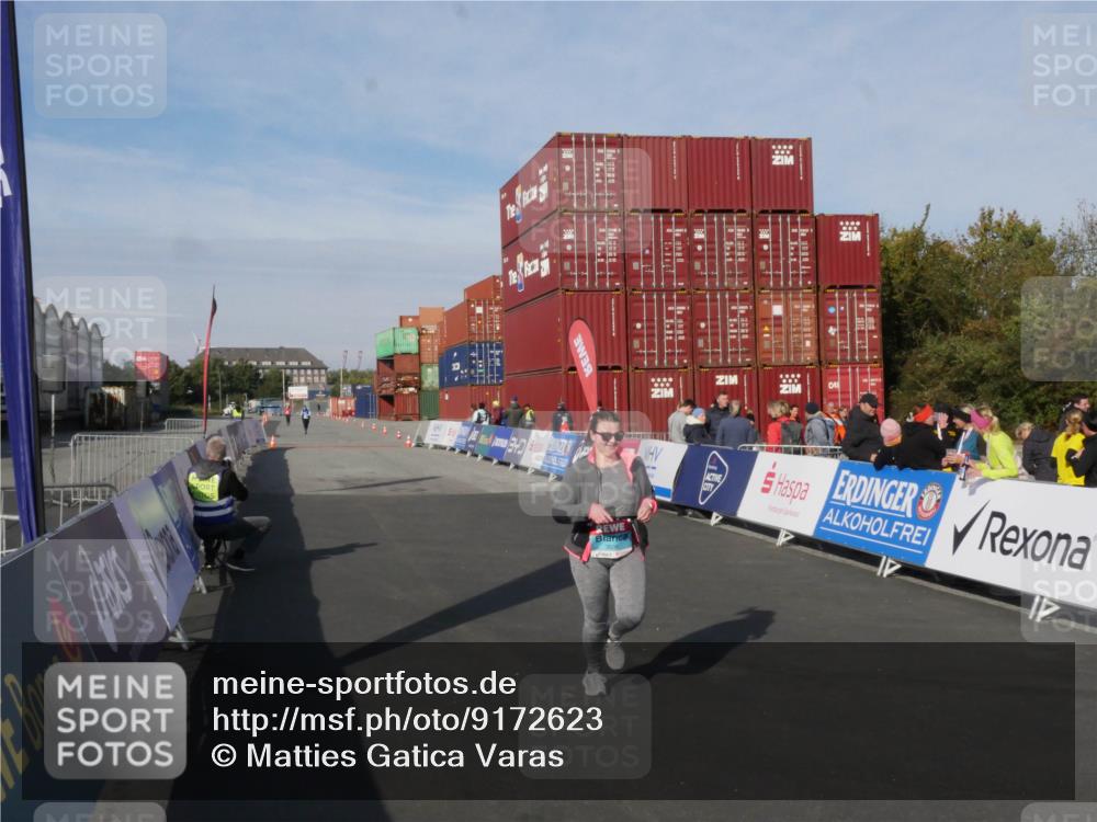 03.10.2025 - Köhlbrandbrückenlauf Matties Gatica Varas http://msf.ph/oto/9172623 03.10.2025 10:48:50 Ziel 3606 meine-sportfotos.de