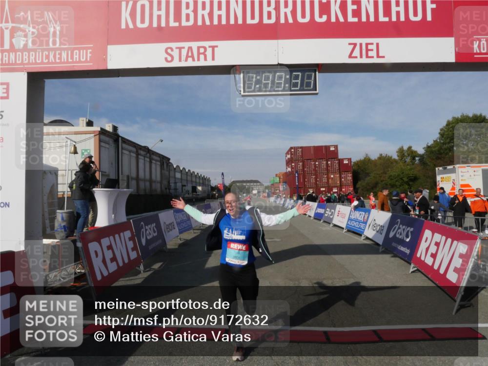 03.10.2025 - Köhlbrandbrückenlauf Matties Gatica Varas http://msf.ph/oto/9172632 03.10.2025 10:49:33 Ziel 3805 meine-sportfotos.de