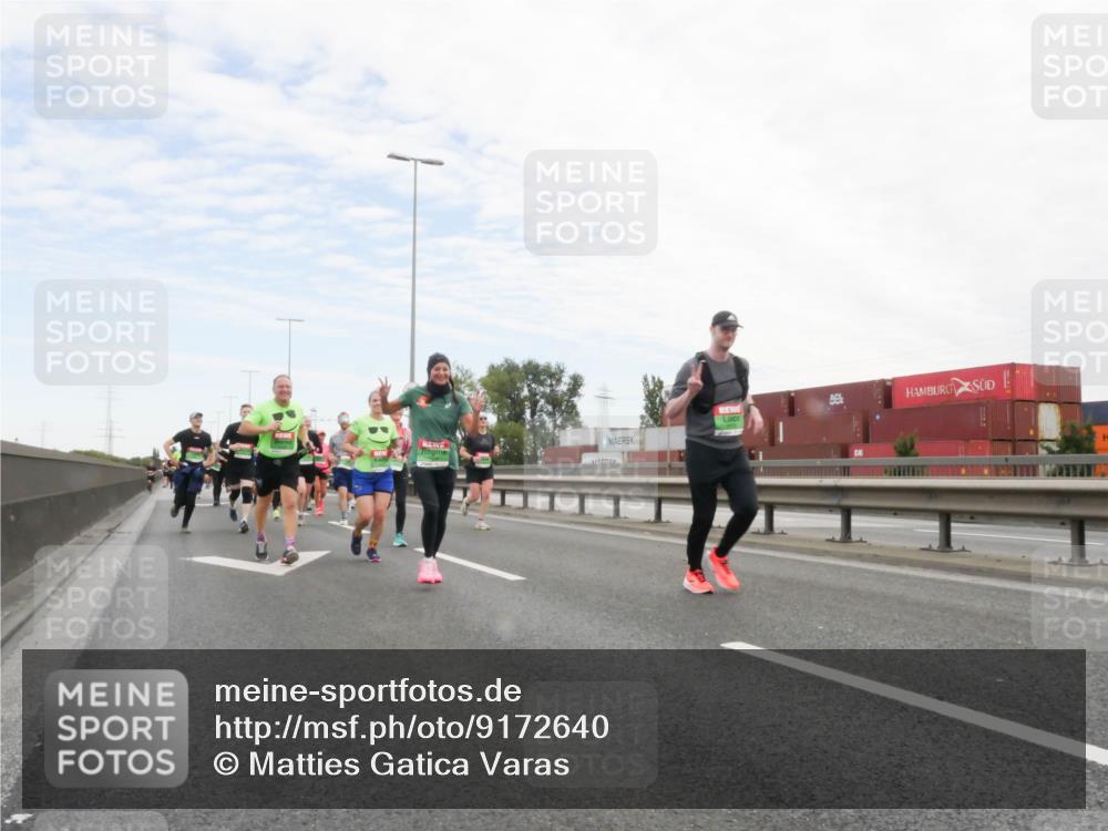 03.10.2025 - Köhlbrandbrückenlauf Matties Gatica Varas http://msf.ph/oto/9172640 03.10.2025 15:21:43 Position 3  meine-sportfotos.de