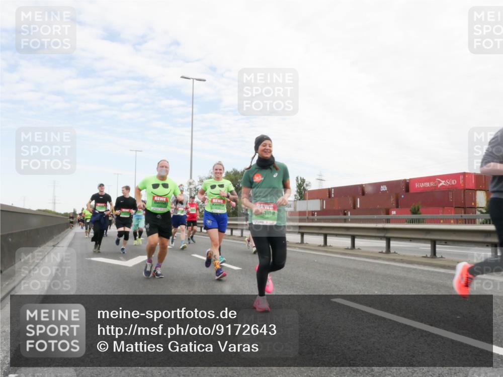 03.10.2025 - Köhlbrandbrückenlauf Matties Gatica Varas http://msf.ph/oto/9172643 03.10.2025 15:21:44 Position 3  meine-sportfotos.de
