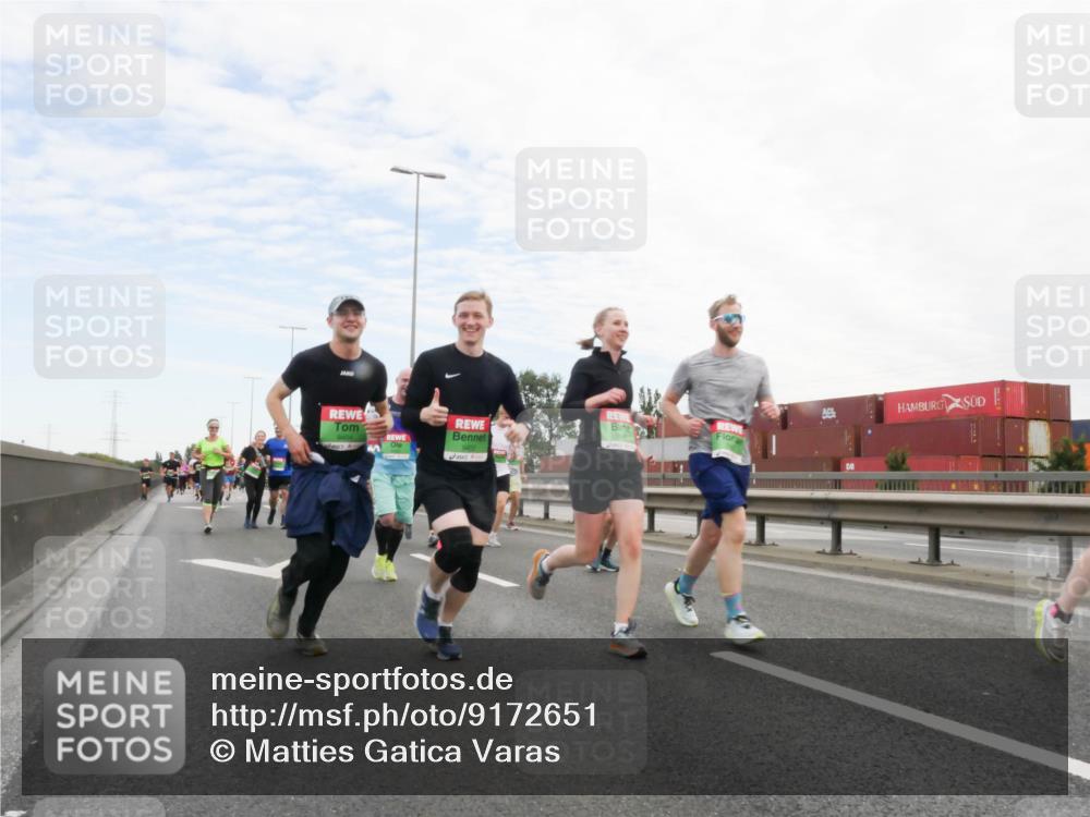 03.10.2025 - Köhlbrandbrückenlauf Matties Gatica Varas http://msf.ph/oto/9172651 03.10.2025 15:21:47 Position 3  meine-sportfotos.de