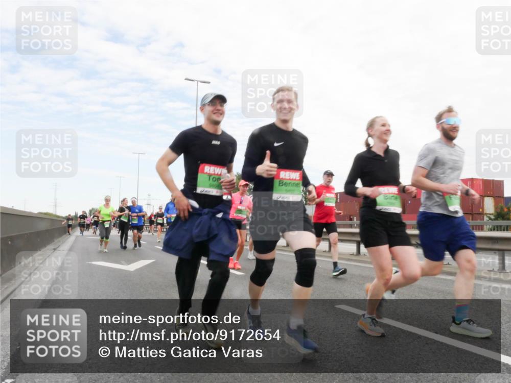 03.10.2025 - Köhlbrandbrückenlauf Matties Gatica Varas http://msf.ph/oto/9172654 03.10.2025 15:21:47 Position 3 6404, 5400 meine-sportfotos.de