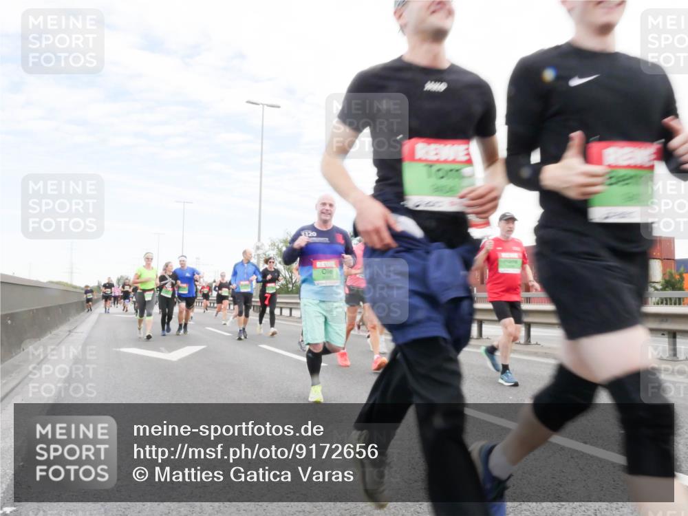 03.10.2025 - Köhlbrandbrückenlauf Matties Gatica Varas http://msf.ph/oto/9172656 03.10.2025 15:21:48 Position 3 120 meine-sportfotos.de