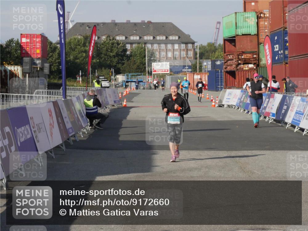 03.10.2025 - Köhlbrandbrückenlauf Matties Gatica Varas http://msf.ph/oto/9172660 03.10.2025 10:50:39 Ziel 2236 meine-sportfotos.de