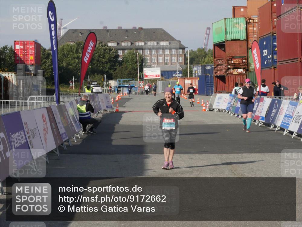 03.10.2025 - Köhlbrandbrückenlauf Matties Gatica Varas http://msf.ph/oto/9172662 03.10.2025 10:50:40 Ziel 2236 meine-sportfotos.de