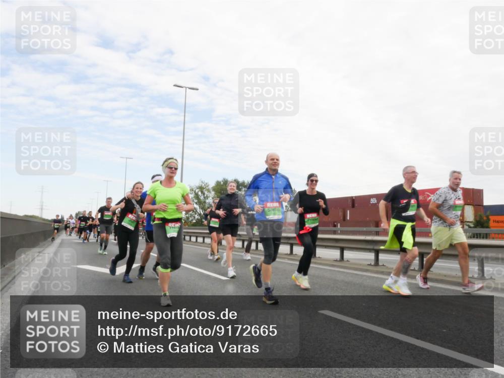 03.10.2025 - Köhlbrandbrückenlauf Matties Gatica Varas http://msf.ph/oto/9172665 03.10.2025 15:21:50 Position 3  meine-sportfotos.de