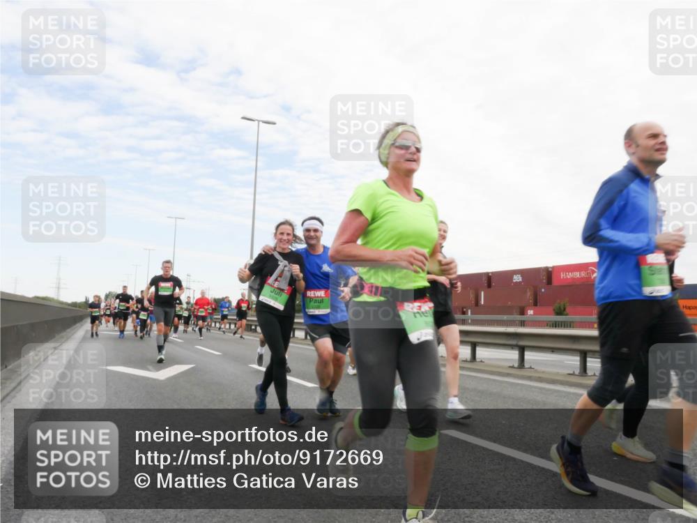 03.10.2025 - Köhlbrandbrückenlauf Matties Gatica Varas http://msf.ph/oto/9172669 03.10.2025 15:21:51 Position 3  meine-sportfotos.de