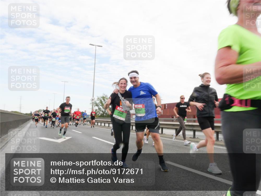 03.10.2025 - Köhlbrandbrückenlauf Matties Gatica Varas http://msf.ph/oto/9172671 03.10.2025 15:21:51 Position 3 9325 meine-sportfotos.de