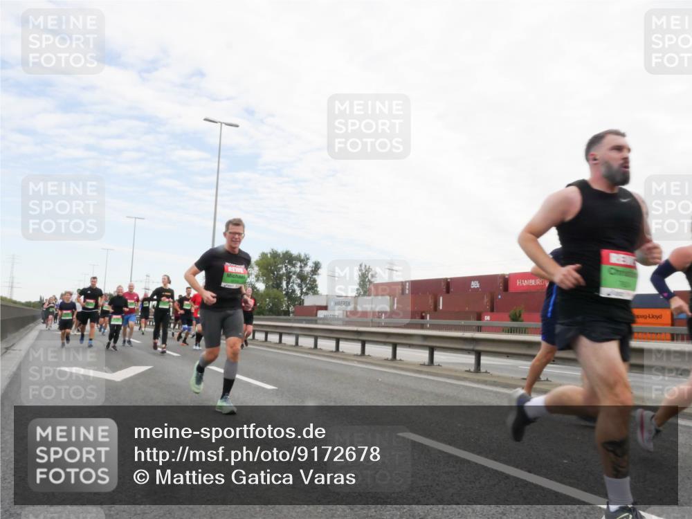 03.10.2025 - Köhlbrandbrückenlauf Matties Gatica Varas http://msf.ph/oto/9172678 03.10.2025 15:21:53 Position 3  meine-sportfotos.de