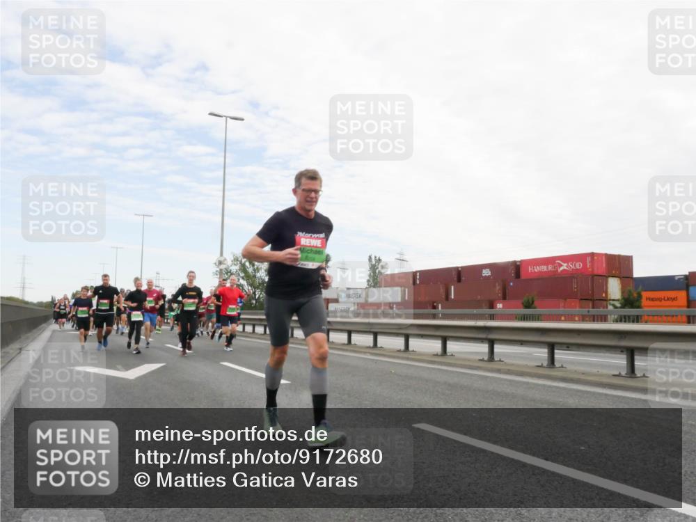 03.10.2025 - Köhlbrandbrückenlauf Matties Gatica Varas http://msf.ph/oto/9172680 03.10.2025 15:21:53 Position 3  meine-sportfotos.de