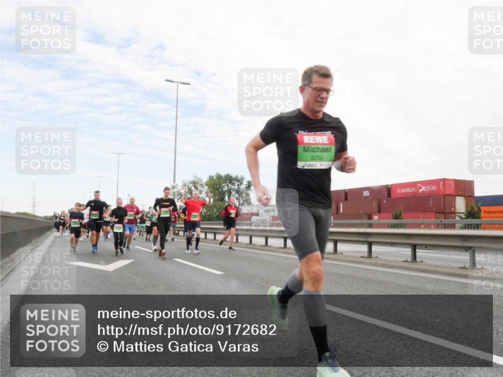 03.10.2025 - Köhlbrandbrückenlauf Matties Gatica Varas http://msf.ph/oto/9172682 03.10.2025 15:21:54 Position 3 8259 meine-sportfotos.de