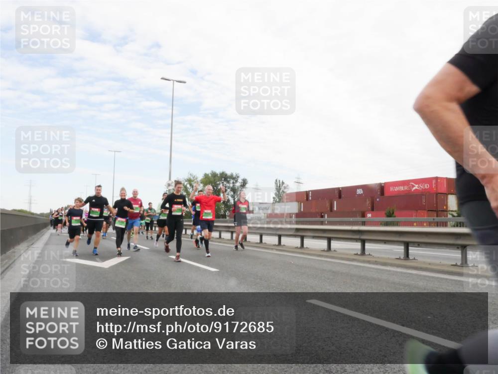 03.10.2025 - Köhlbrandbrückenlauf Matties Gatica Varas http://msf.ph/oto/9172685 03.10.2025 15:21:54 Position 3  meine-sportfotos.de