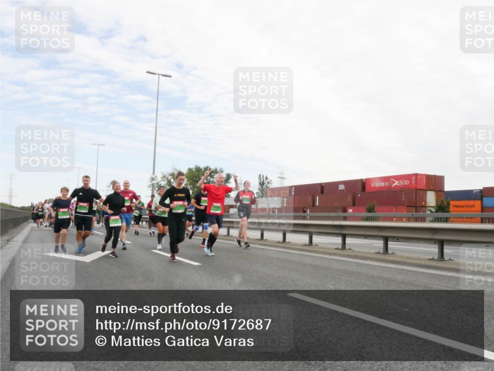 03.10.2025 - Köhlbrandbrückenlauf Matties Gatica Varas http://msf.ph/oto/9172687 03.10.2025 15:21:55 Position 3  meine-sportfotos.de