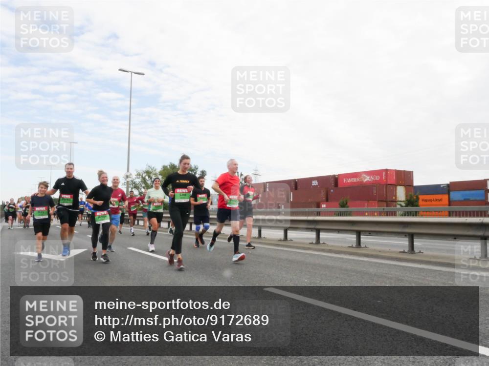 03.10.2025 - Köhlbrandbrückenlauf Matties Gatica Varas http://msf.ph/oto/9172689 03.10.2025 15:21:55 Position 3  meine-sportfotos.de