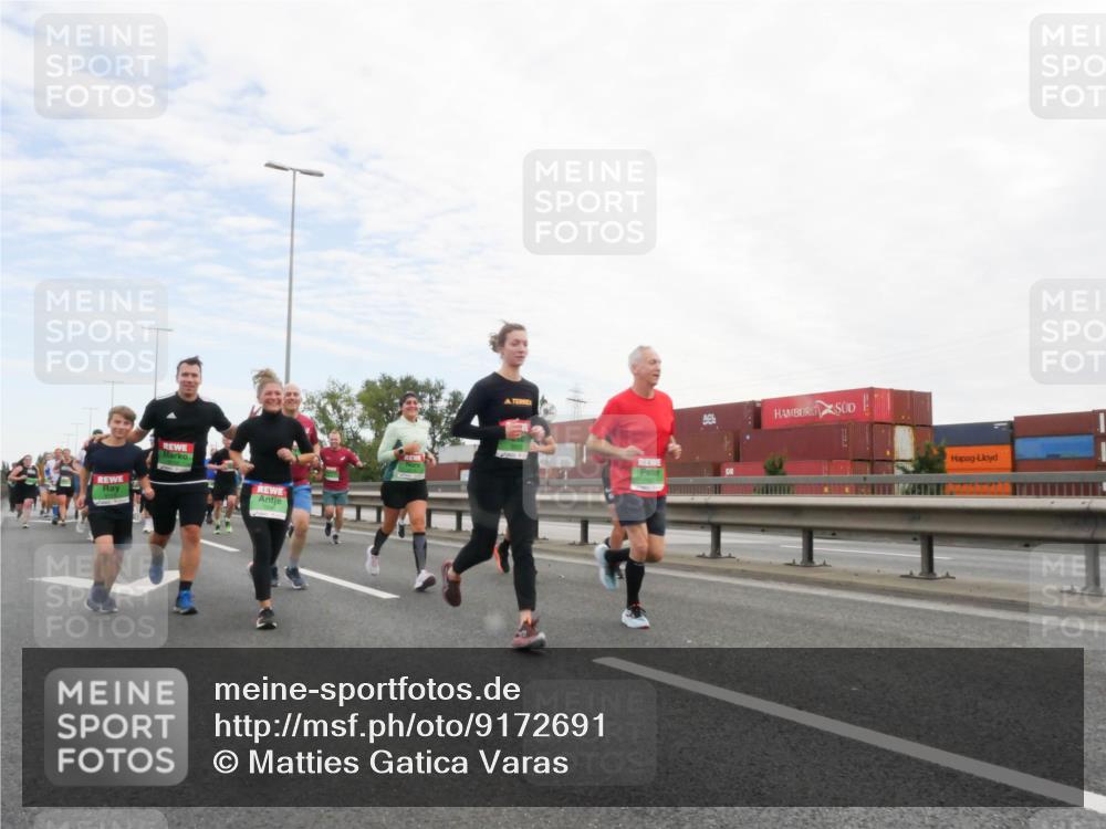 03.10.2025 - Köhlbrandbrückenlauf Matties Gatica Varas http://msf.ph/oto/9172691 03.10.2025 15:21:56 Position 3  meine-sportfotos.de