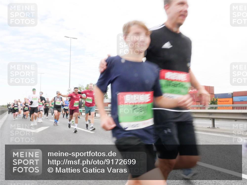 03.10.2025 - Köhlbrandbrückenlauf Matties Gatica Varas http://msf.ph/oto/9172699 03.10.2025 15:21:58 Position 3  meine-sportfotos.de