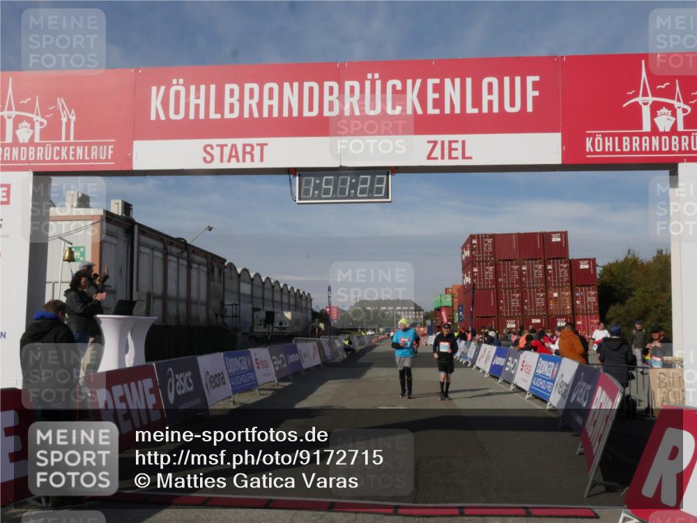 03.10.2025 - Köhlbrandbrückenlauf Matties Gatica Varas http://msf.ph/oto/9172715 03.10.2025 10:51:25 Ziel 2647, 2664 meine-sportfotos.de