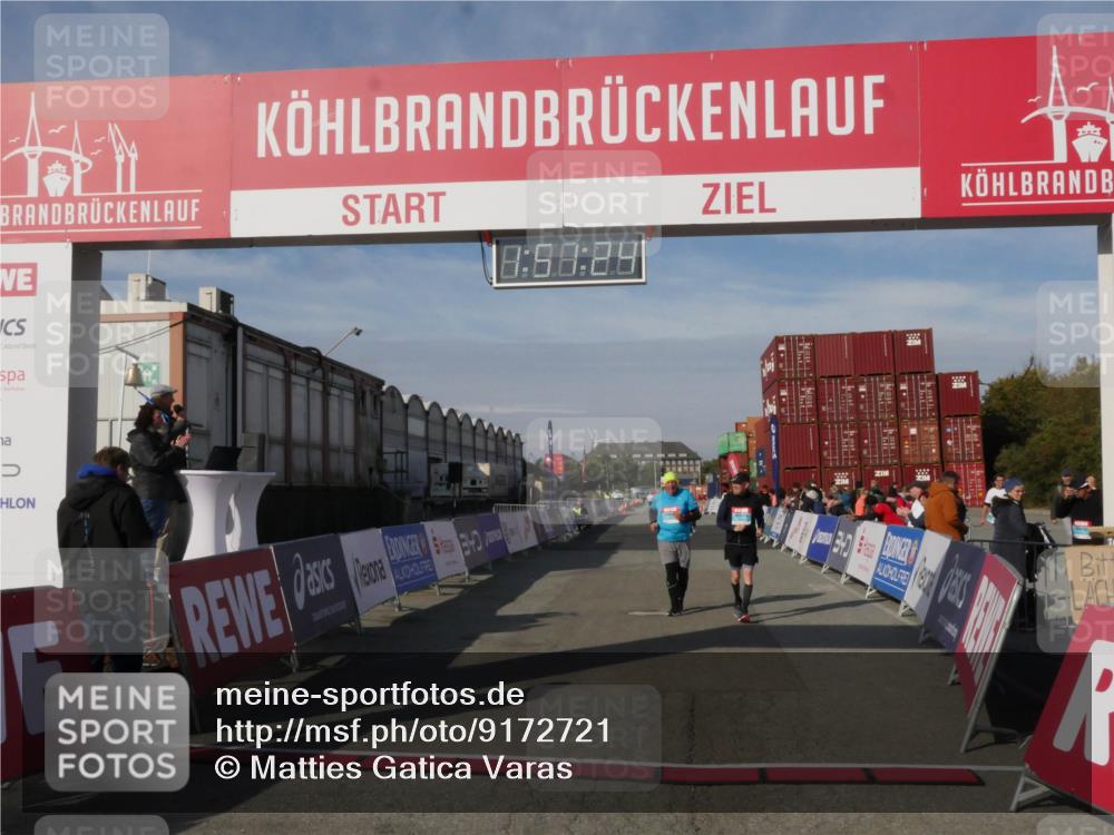 03.10.2025 - Köhlbrandbrückenlauf Matties Gatica Varas http://msf.ph/oto/9172721 03.10.2025 10:51:26 Ziel 2647, 2664 meine-sportfotos.de