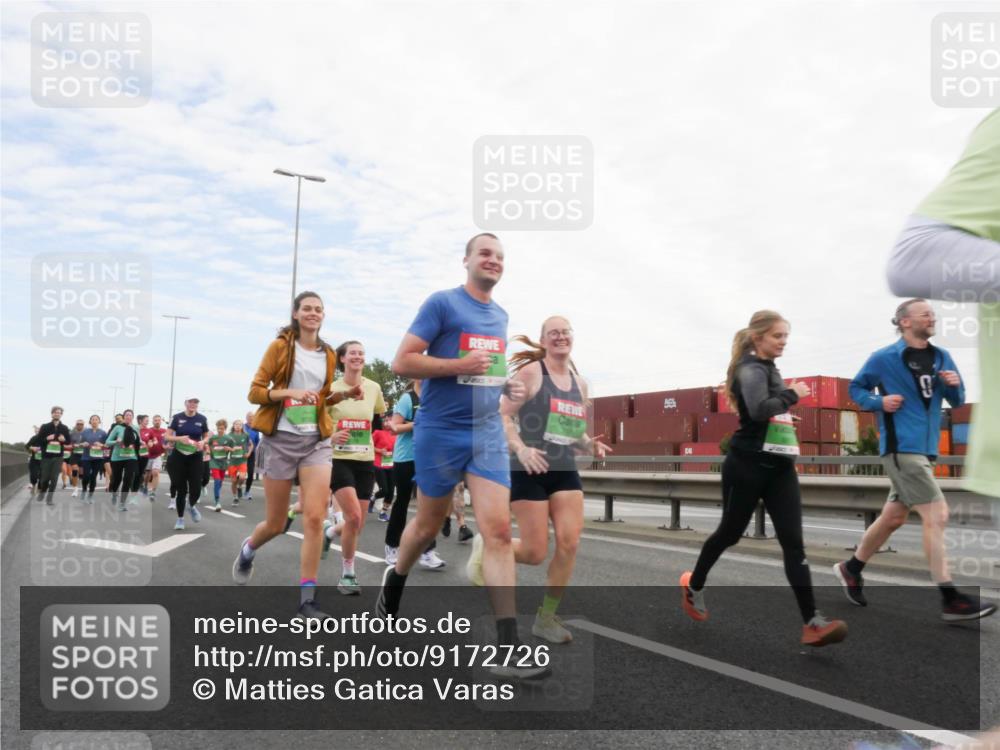 03.10.2025 - Köhlbrandbrückenlauf Matties Gatica Varas http://msf.ph/oto/9172726 03.10.2025 15:22:05 Position 3  meine-sportfotos.de