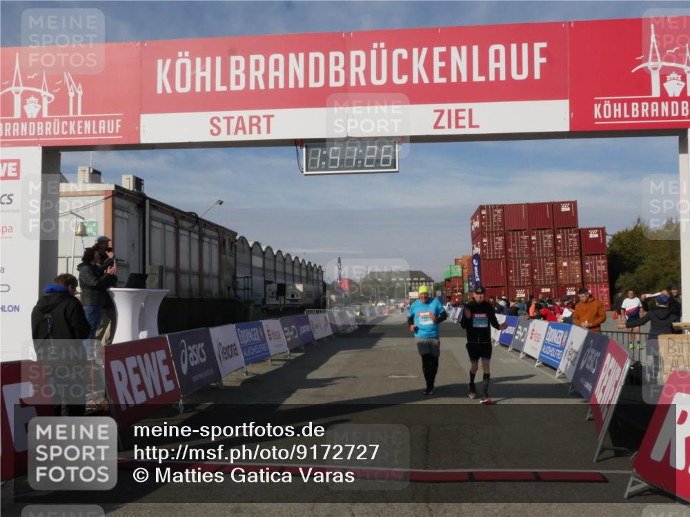 03.10.2025 - Köhlbrandbrückenlauf Matties Gatica Varas http://msf.ph/oto/9172727 03.10.2025 10:51:28 Ziel 2647, 2664, 2669 meine-sportfotos.de