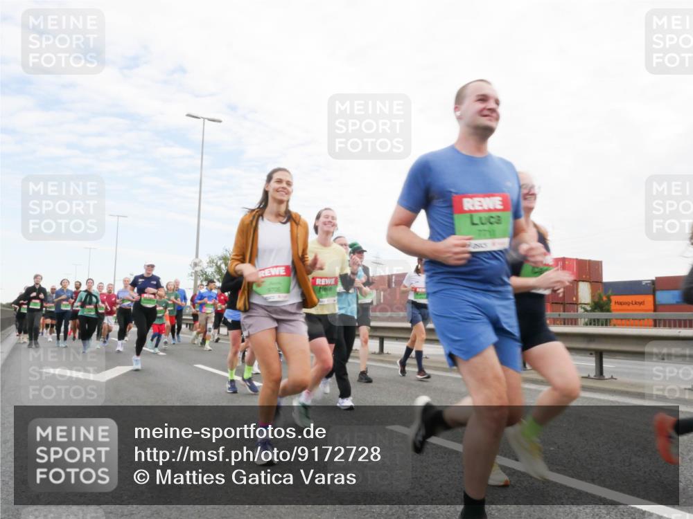 03.10.2025 - Köhlbrandbrückenlauf Matties Gatica Varas http://msf.ph/oto/9172728 03.10.2025 15:22:05 Position 3 7701 meine-sportfotos.de