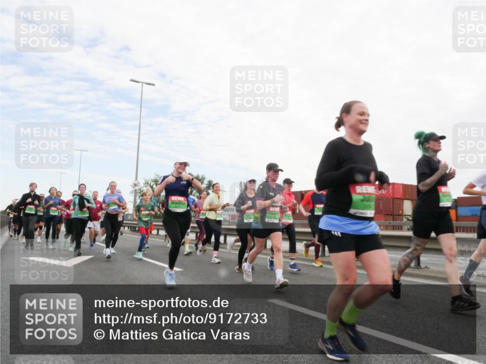 03.10.2025 - Köhlbrandbrückenlauf Matties Gatica Varas http://msf.ph/oto/9172733 03.10.2025 15:22:07 Position 3  meine-sportfotos.de