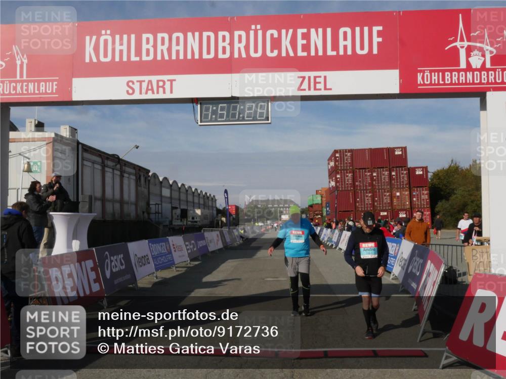 03.10.2025 - Köhlbrandbrückenlauf Matties Gatica Varas http://msf.ph/oto/9172736 03.10.2025 10:51:30 Ziel 2647, 2664, 2669 meine-sportfotos.de