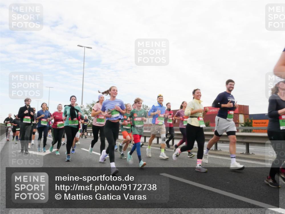 03.10.2025 - Köhlbrandbrückenlauf Matties Gatica Varas http://msf.ph/oto/9172738 03.10.2025 15:22:08 Position 3  meine-sportfotos.de