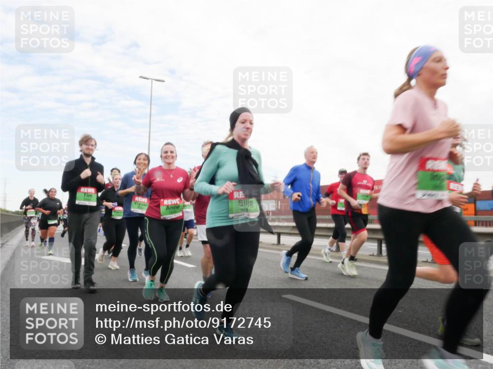 03.10.2025 - Köhlbrandbrückenlauf Matties Gatica Varas http://msf.ph/oto/9172745 03.10.2025 15:22:10 Position 3  meine-sportfotos.de