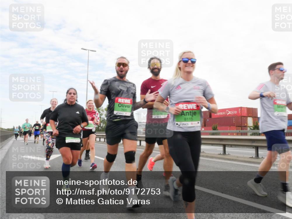 03.10.2025 - Köhlbrandbrückenlauf Matties Gatica Varas http://msf.ph/oto/9172753 03.10.2025 15:22:12 Position 3 7631, 8115 meine-sportfotos.de
