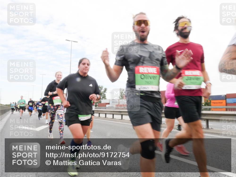 03.10.2025 - Köhlbrandbrückenlauf Matties Gatica Varas http://msf.ph/oto/9172754 03.10.2025 15:22:12 Position 3  meine-sportfotos.de