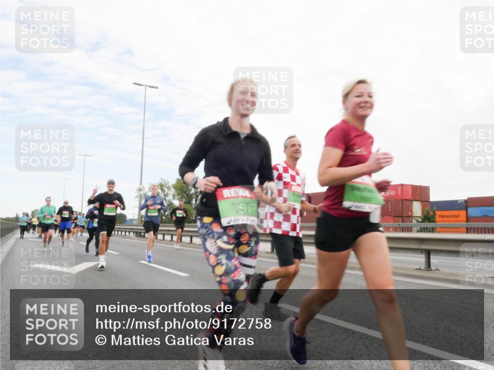 03.10.2025 - Köhlbrandbrückenlauf Matties Gatica Varas http://msf.ph/oto/9172758 03.10.2025 15:22:13 Position 3 9721 meine-sportfotos.de